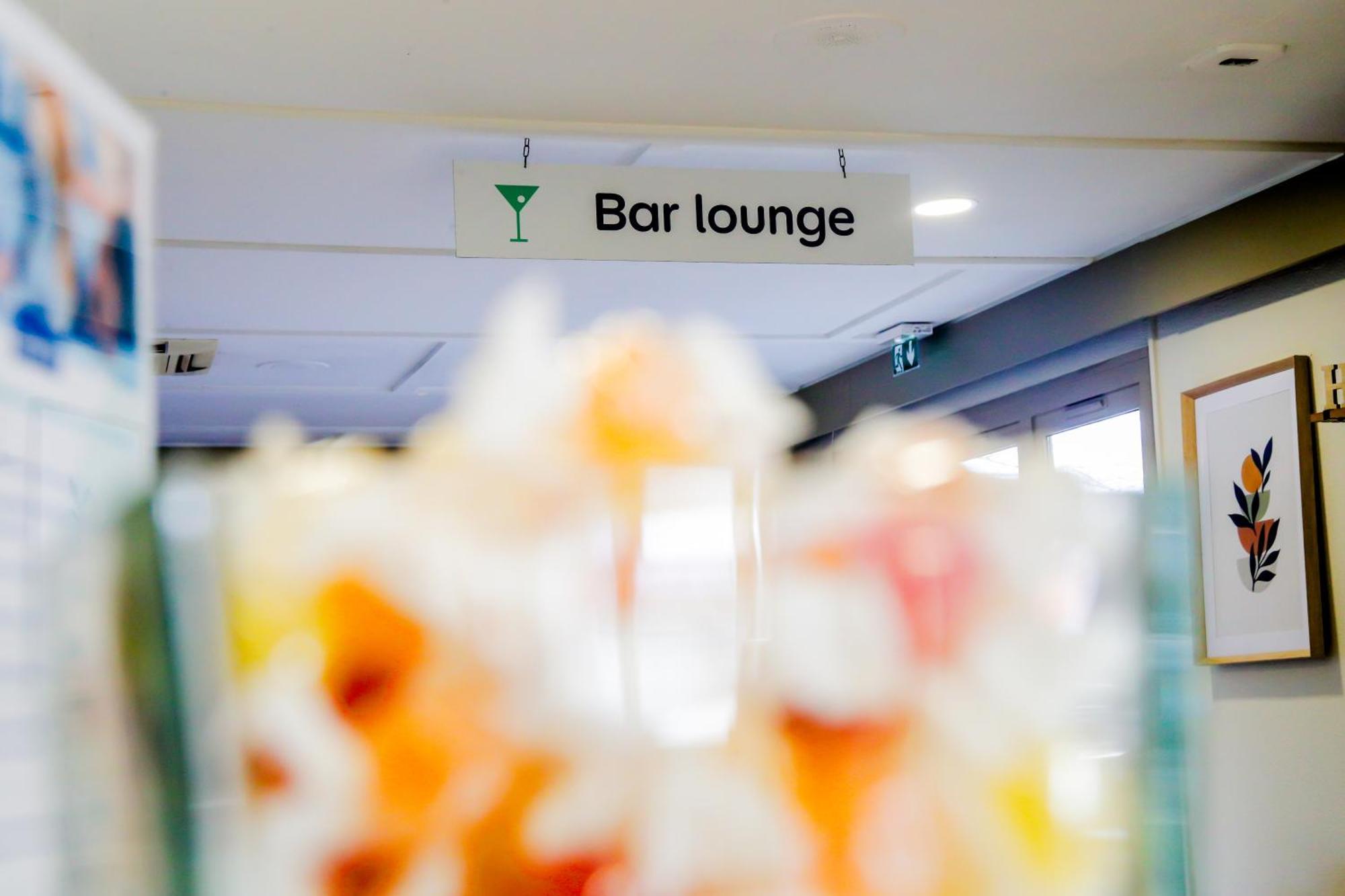 钟楼蒙塔基阿米莉酒店 Amilly  外观 照片